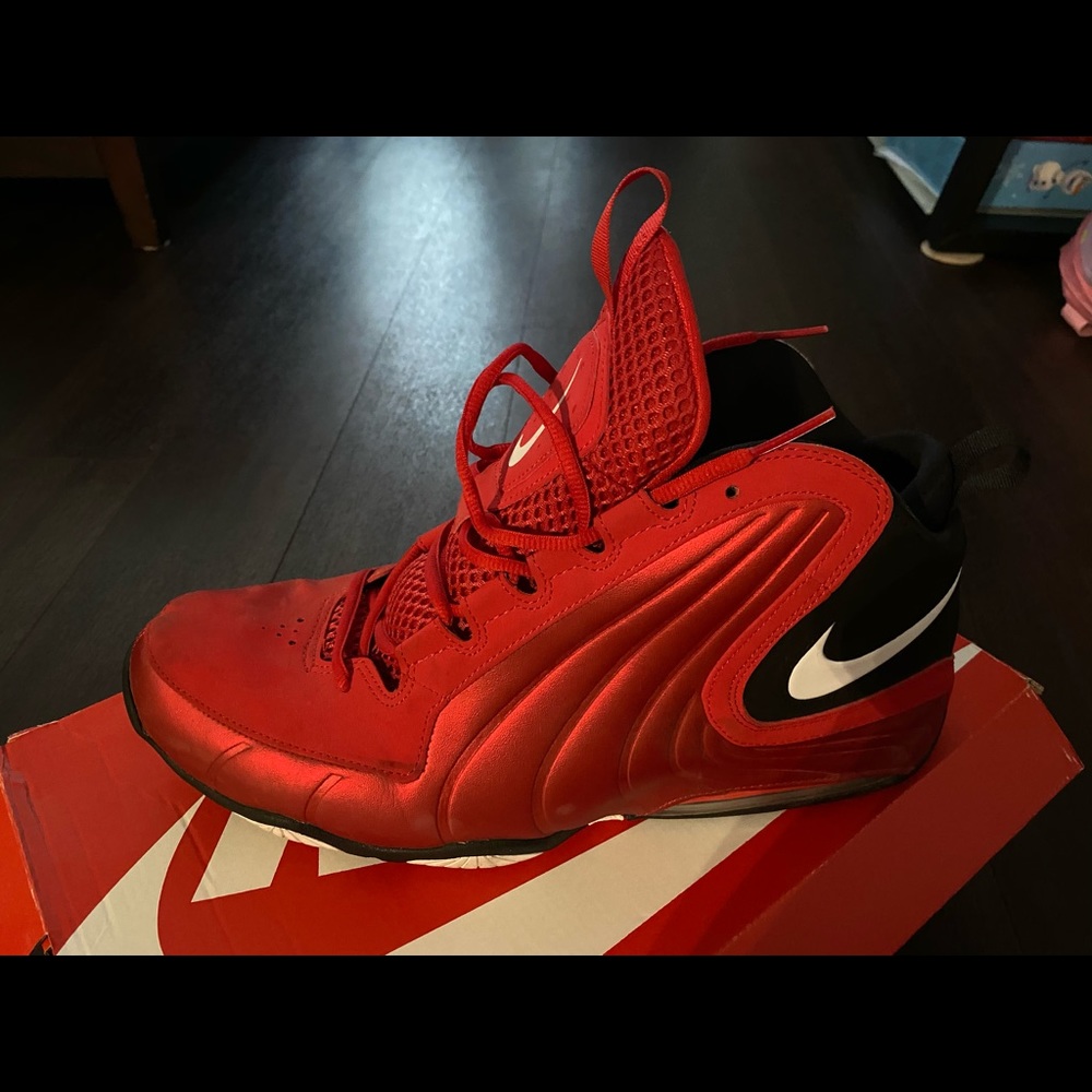 Nike Air Max Wavy sneakers in red , Size 14